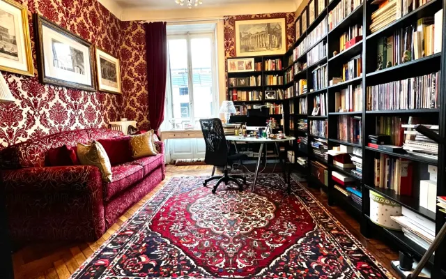 Chambre exquise dans une élégante maison milanaise avec un hôte...