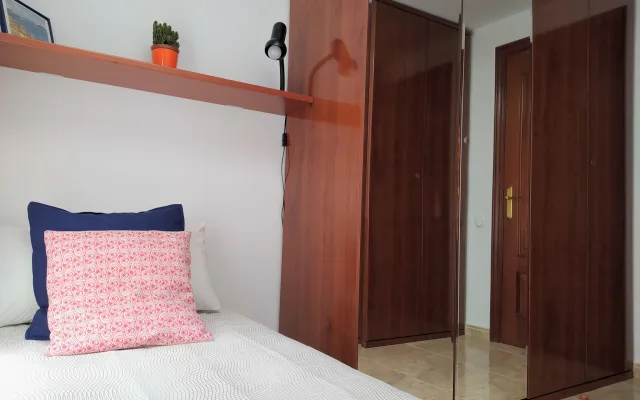 Komfortables und helles Zimmer in der Nähe von Estació de Sants