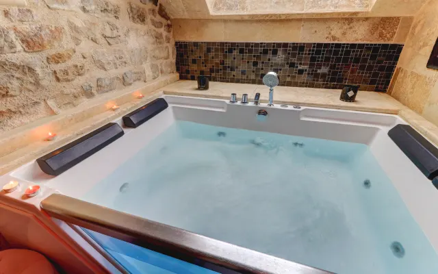 UNDER MY TOI Topdestination-Dijon Sauna/Jacuzzi