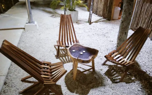Dachgeschosswohnung mit Pool
