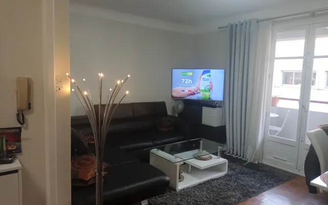 Privates Zimmer causy geräumig und modern
