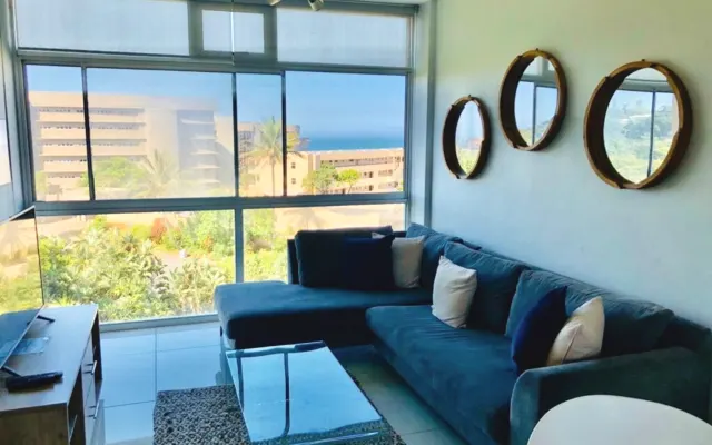 La Ballito ~ Walking distance from the beach.