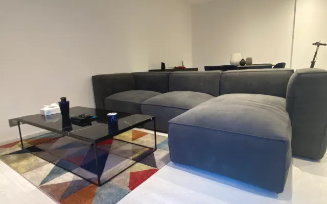 Cómoda habitación privada con balcón