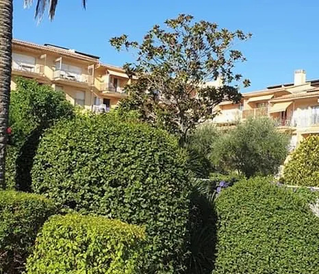 ALLES AUF FUSS IN ST TROPEZ mit Schwimmbad 1B22