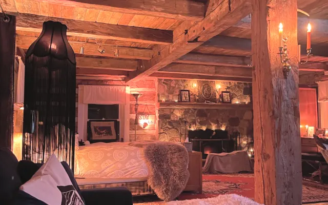 Log Suite - Vigas deslumbrantes para noites de puro descanso e luxo!