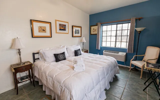 Gambel Quail Room