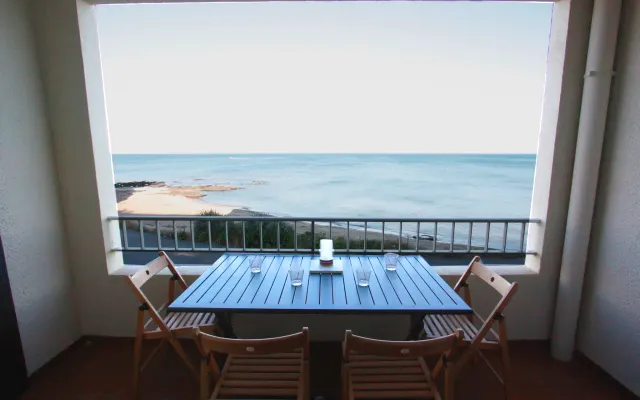 Appartment in front of the sea