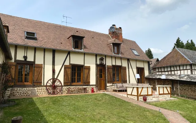 Room at the Montreuil l'Argillé farm