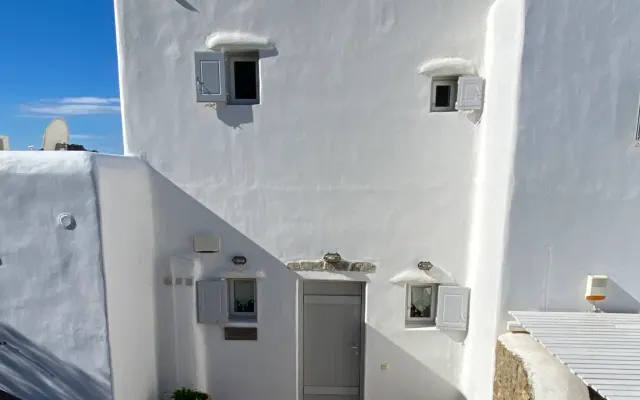 Ourania. Belle maison mykonienne avec vue sur la mer