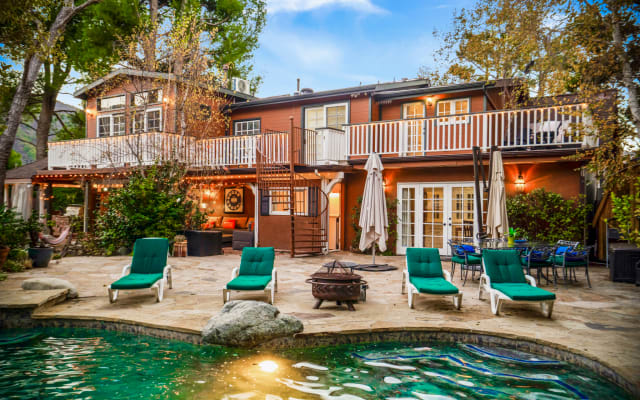 Luxuriöses Malibu Cottage, beheizter Pool, Sauna, Fitnessraum