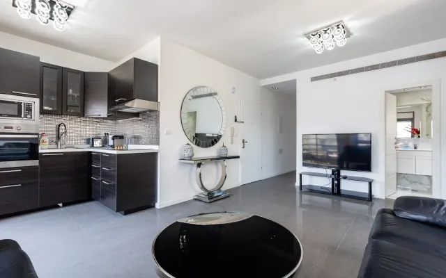 Apartment Miroir, 2BR, Tel Aviv, Kerem, Ha-Kovshim St, #TL38
