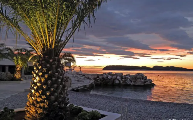 APARTAMENTO ENCANTADOR PERTO DA PRAIA DO PÔR-DO-SOL, ÓPTIMA LOCALIZAÇÃO