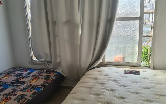Großes helles Zimmer für Paar