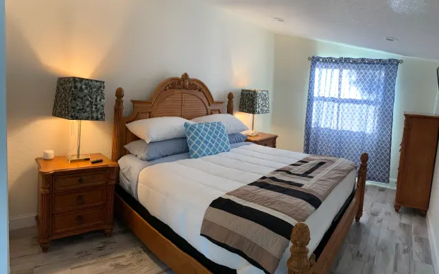 Charming 4b/2b home close to all
