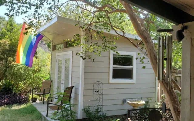 Esquiste Detached Guestroom in Austin Texas