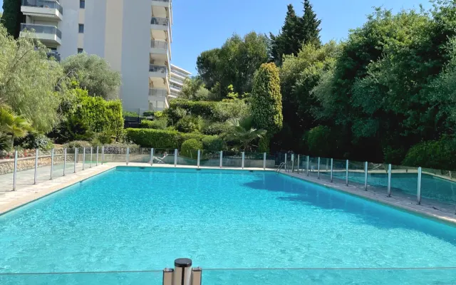 Estúdio soberbo Grande terraço e piscina