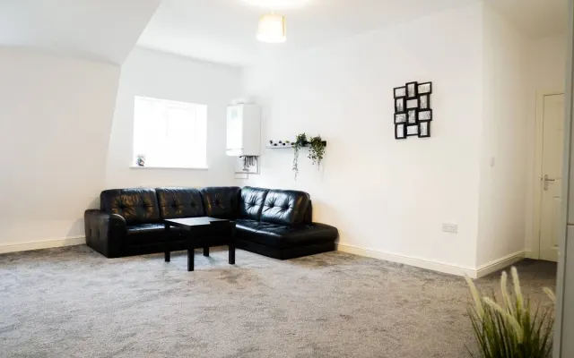 BRAND NEW Appealing 3-BR House near LFC Stadium