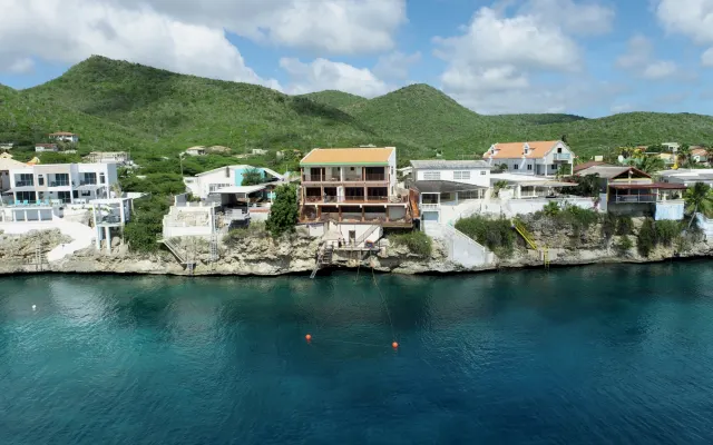 Lagun Vacation House/Villa with private Beach