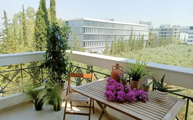 CASA MYRIAM (Elegant suite in Marousi view,private parking)