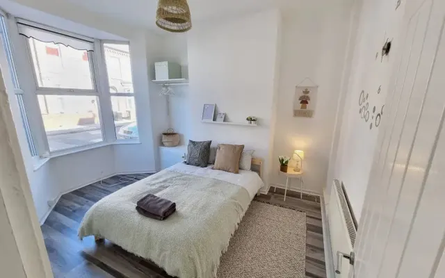 ¡Neatly Decorado 4BR, w / futbolín y mucho más!