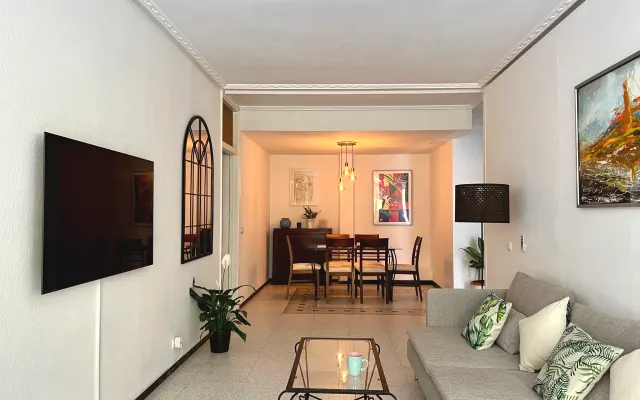 Room B - Mens clothing optional apt 1km Yumbo Maspalomas