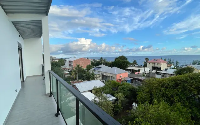 Seasonal rental 150m from La Source bathing area
