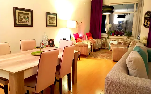 Sicher und zentral gelegen. Ein gemütliches privates Schlafzimmer...