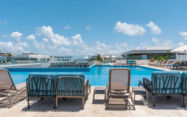 1BR in #1 location!, 3rd floor, Condo IPANA, Brand new, 3 rooftop...