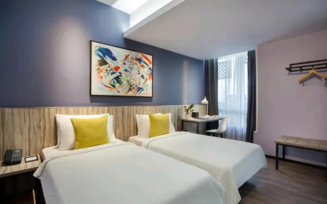 Days Hotel & Suites by Wyndham Fraser Business Park KL