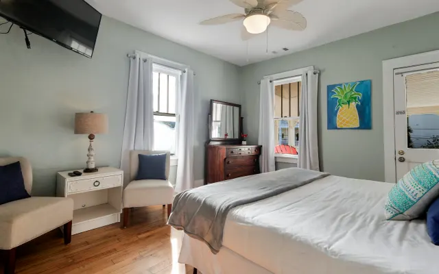 Dawn Sunrise View - 1BR/1BA King Suite mit Balkon 160 Schritte zum...