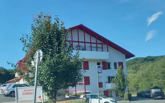 Sharing Apartment