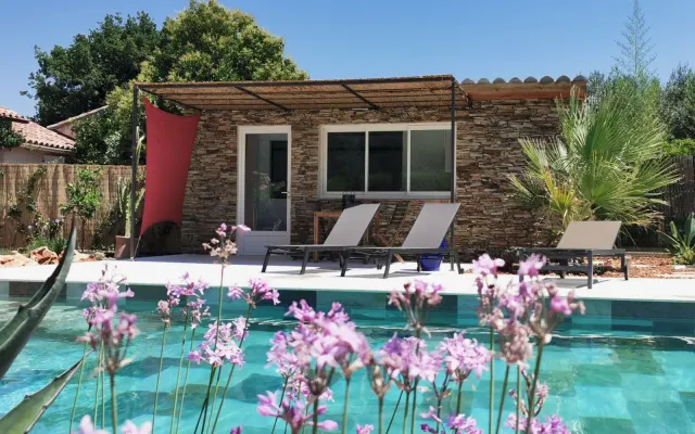 Charming studio/pool