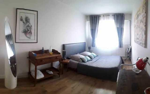 Private room in a cosy flat near Batille and Le Marais