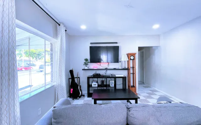 Wrightwood Carribbean Community Miami