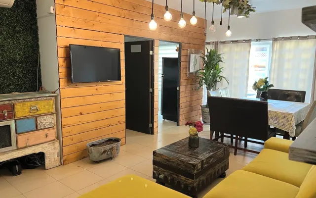 Bonito apartamento de vacaciones con piscina, seguro y cómodo
