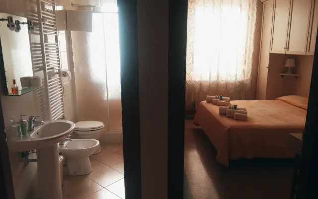 **1 DAVID'S PLACE B&B TORINO** camera con letto singolo**