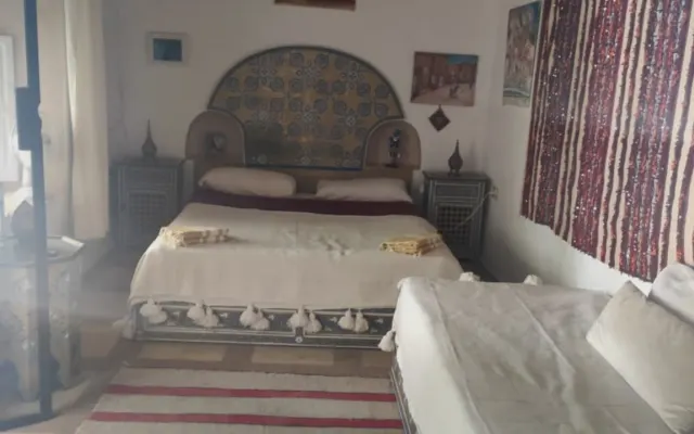 Grande, magnifique et discrète suite dans une maison d'hôtes à Medina