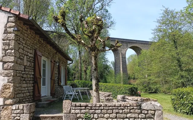Gîte in the heart of nature by the river