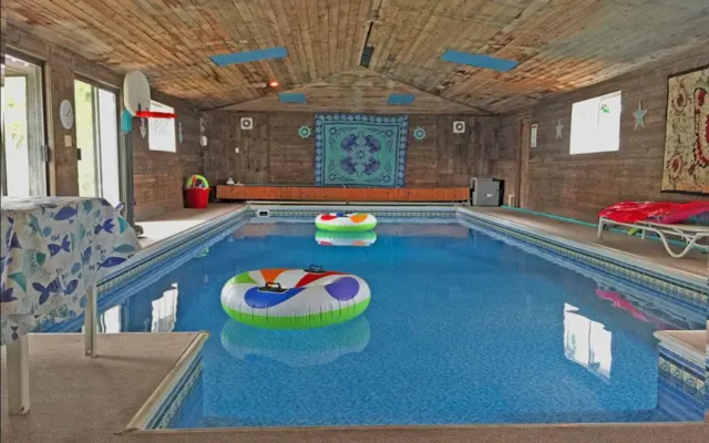 INDOOR POOL HOME