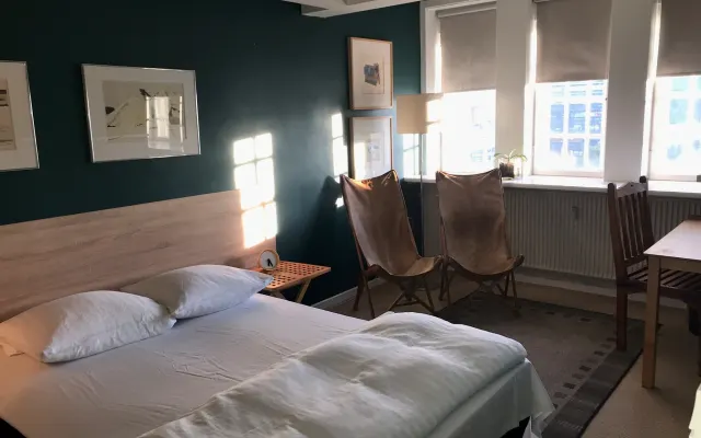 Double or Twin room (#5).