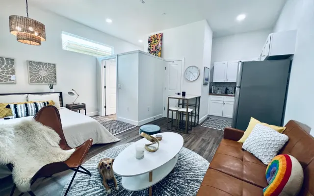 Nouvelle maison d'hôtes moderne ! Près de l'avenue centrale !