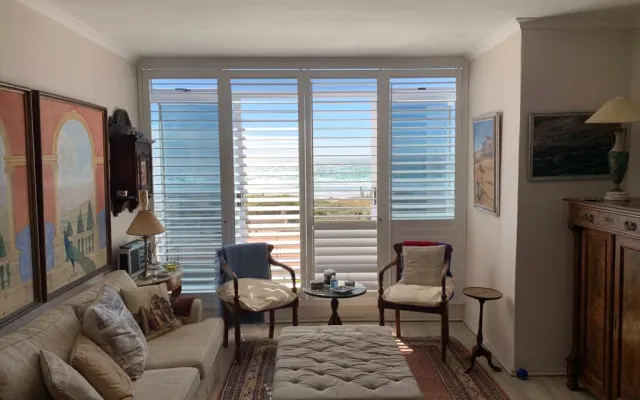 Beautiful spacious 1 bedroom apartment with magnificent sea views