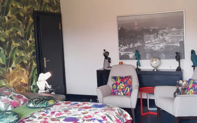 Chambre élégante, quartier résidentiel contemporain