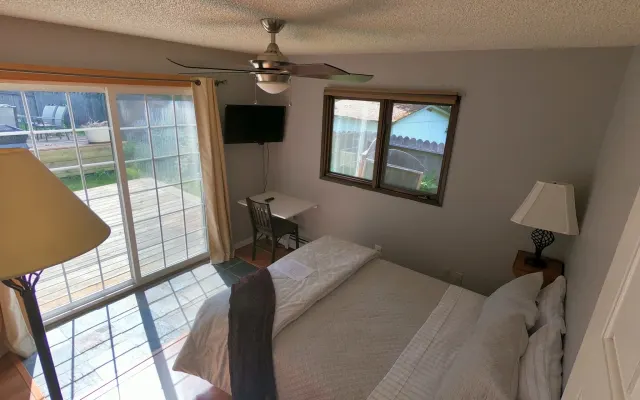 BELLE CHAMBRE PRIVÉE PRÈS DE L'AÉROPORT PARKING GRATUIT