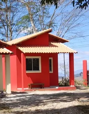 Chalé VERMELHO Sitio148 entre Penedo e Itatiaia - RJ - Brasil