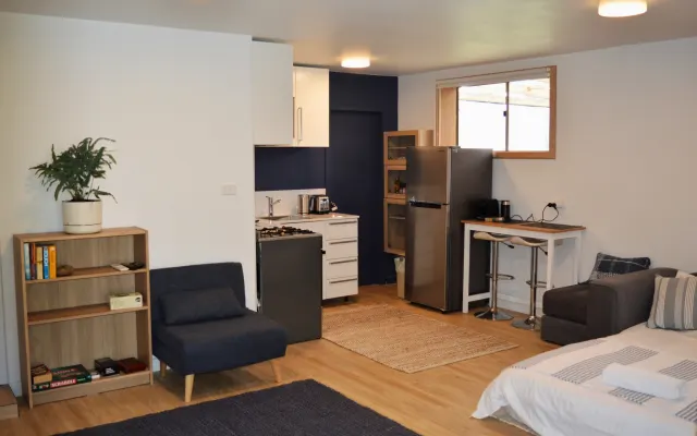 Relax & recharge on a private bush property minutes from Daylesford