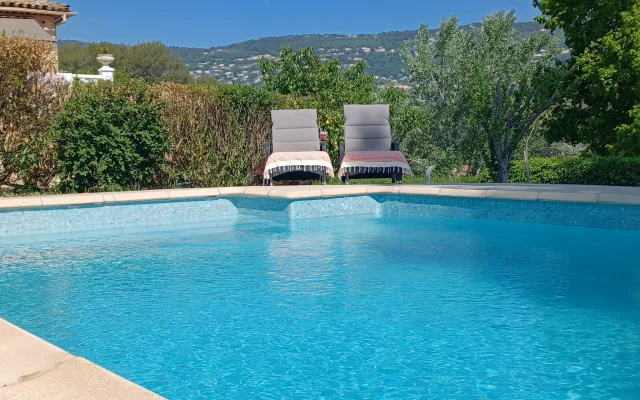 Le mas des pins, a charming and cosy apartment on the outskirts of...