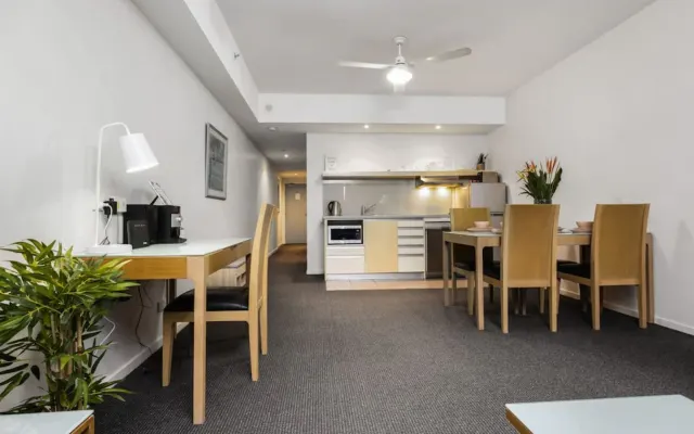 Signatures on Knuckey-Executive 1-BR Suite in Darwin CBD