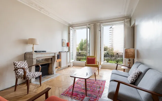 Zimmer mit Gartenblick in haussmannianischer Wohnung - Paris 10