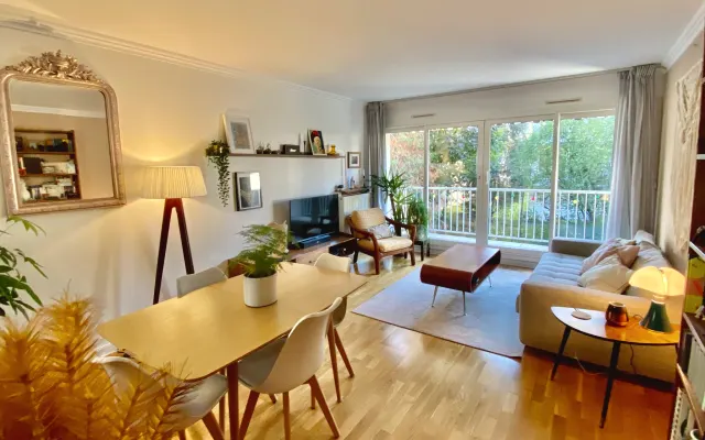 Comfortable room in quiet apartment